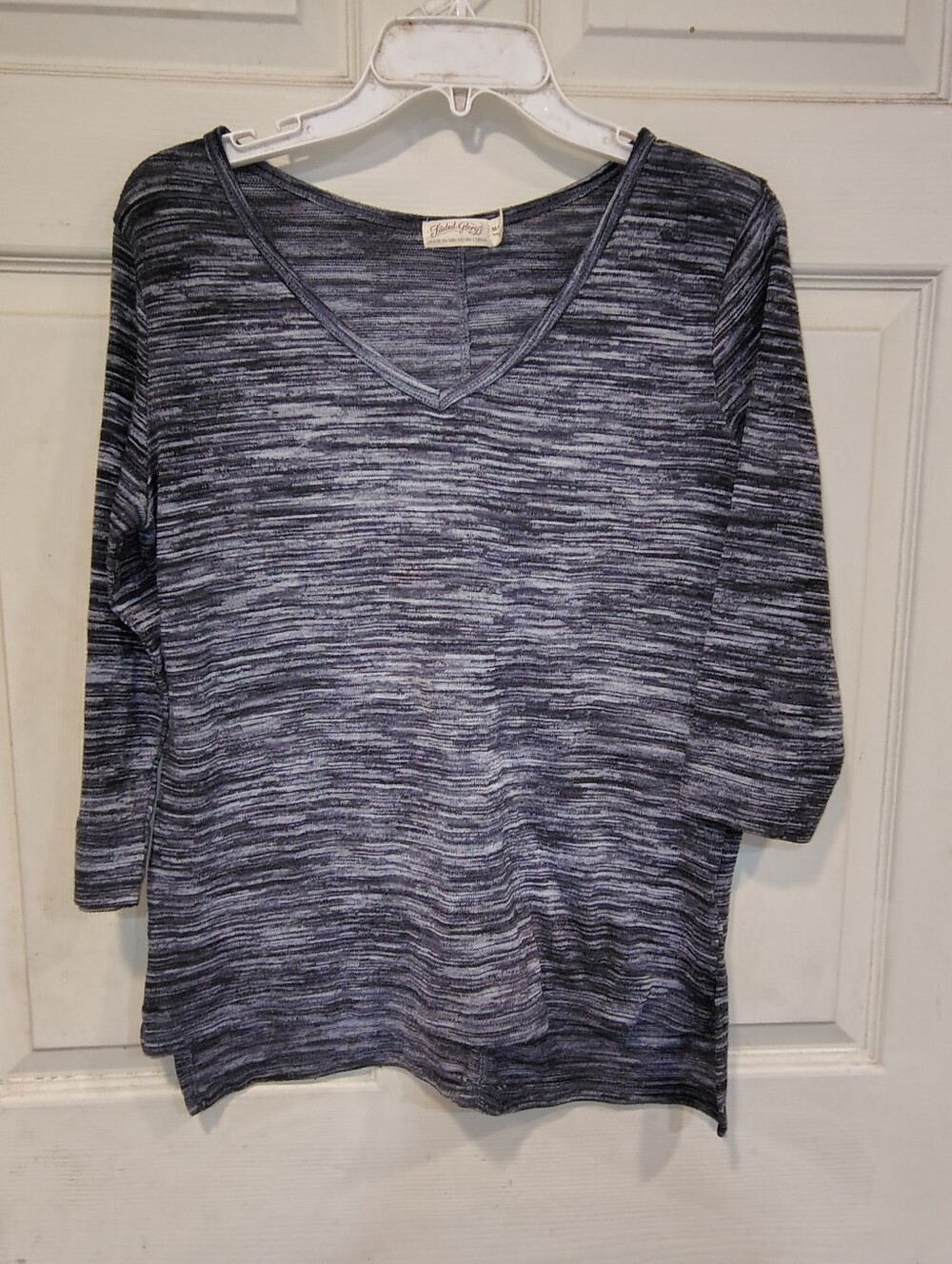 Faded Glory Women's Size M Grey Blouse